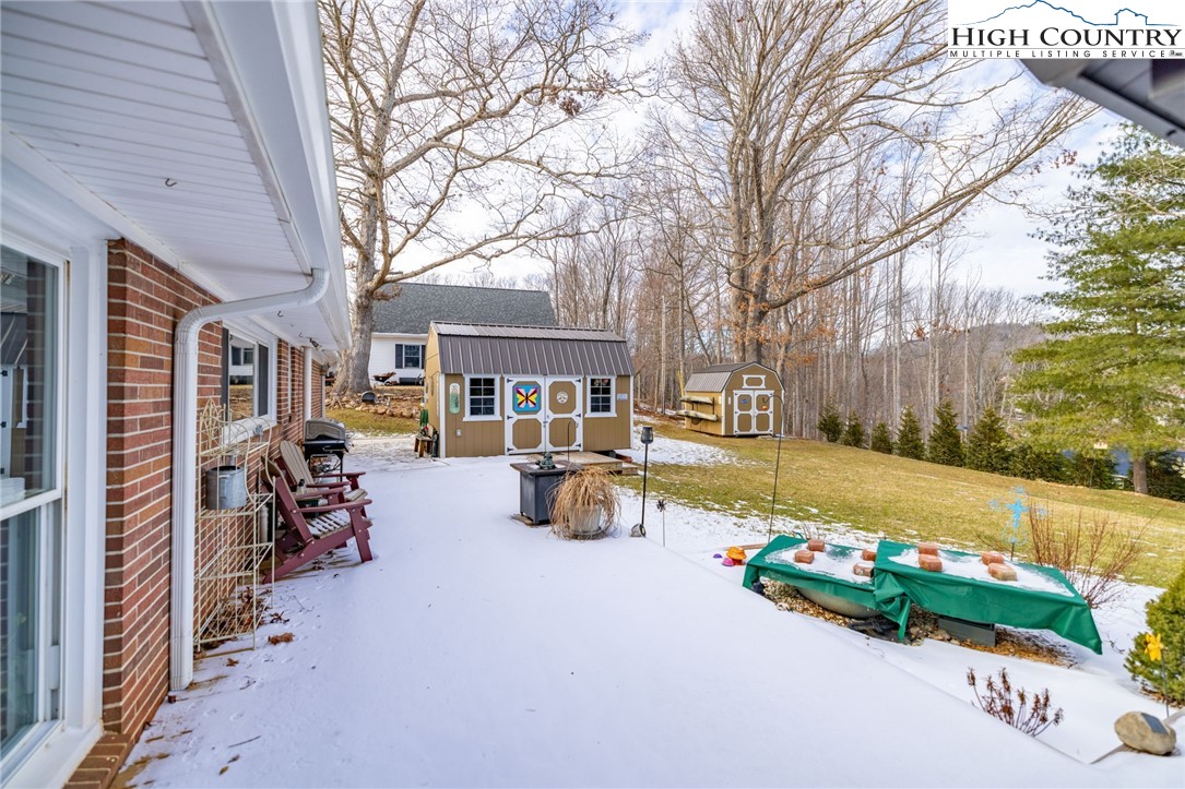144 Collins Road Sparta, NC 28675 - Photo 5 of 27 Gallery Image 5