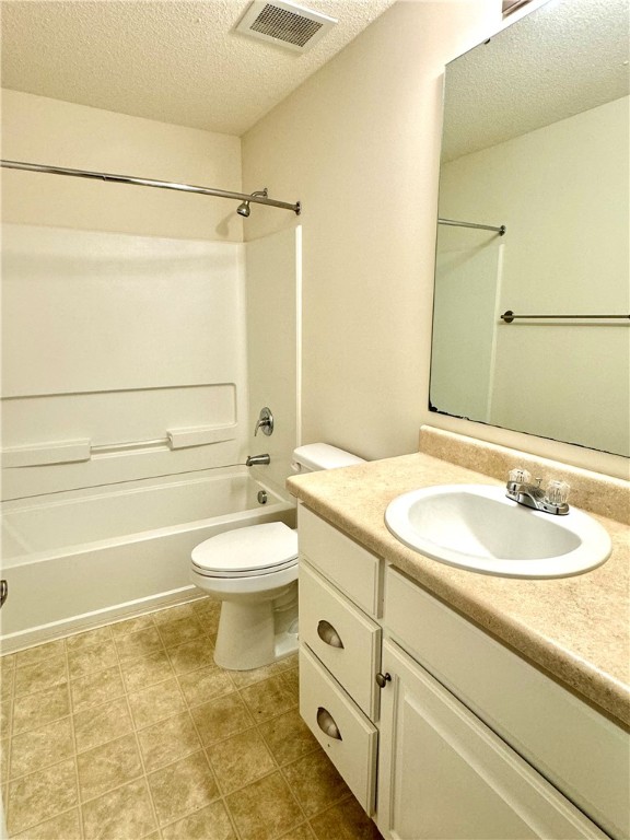 335 Lookover Drive Anderson, SC 29621 - Photo 18 of 33 BR 3 and hall bath