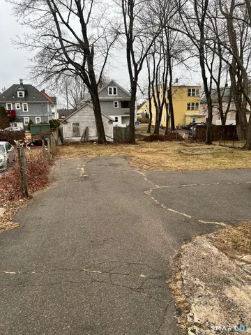 $2,400 | 34 Norman Street, Manchester, CT 06040