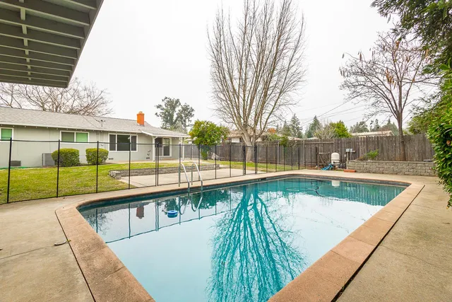 $565,000 | 2855 La Colina Way, Carmichael, CA 95608