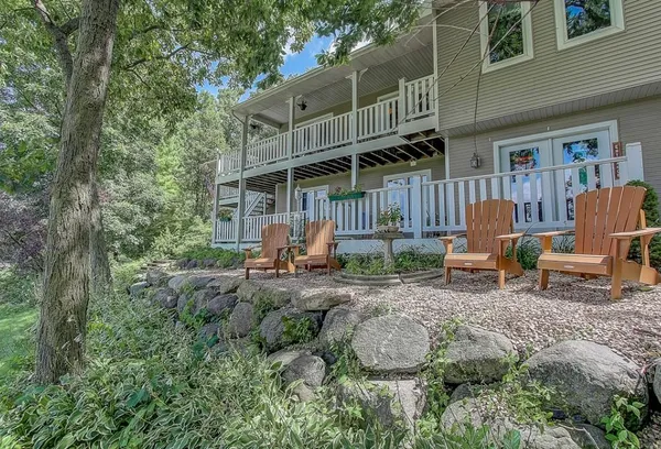 $965,000 | 5525 Portage Road, Madison, WI 53704