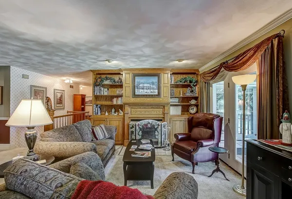 $965,000 | 5525 Portage Road, Madison, WI 53704