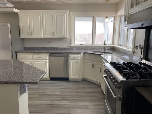 $965,000 | 5525 Portage Road, Madison, WI 53704
