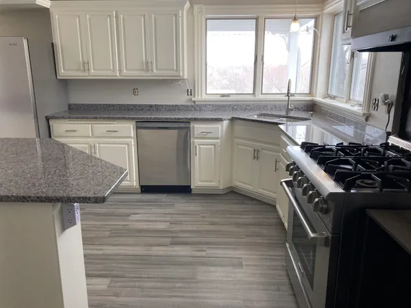 $965,000 | 5525 Portage Road, Madison, WI 53704