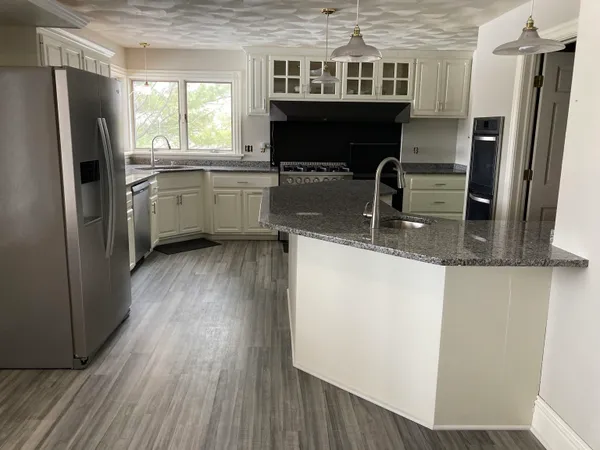 $965,000 | 5525 Portage Road, Madison, WI 53704