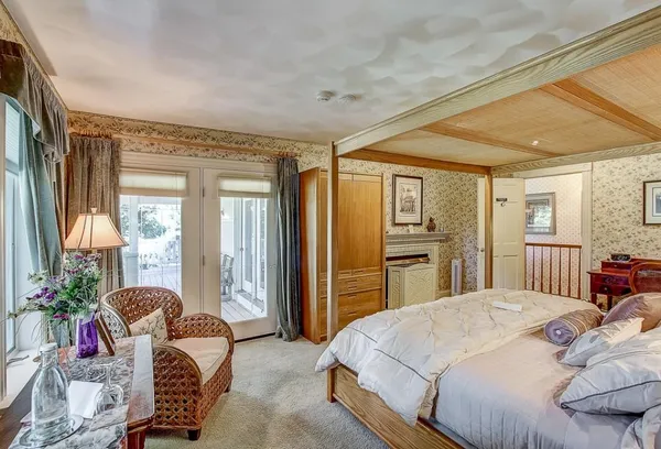 $965,000 | 5525 Portage Road, Madison, WI 53704