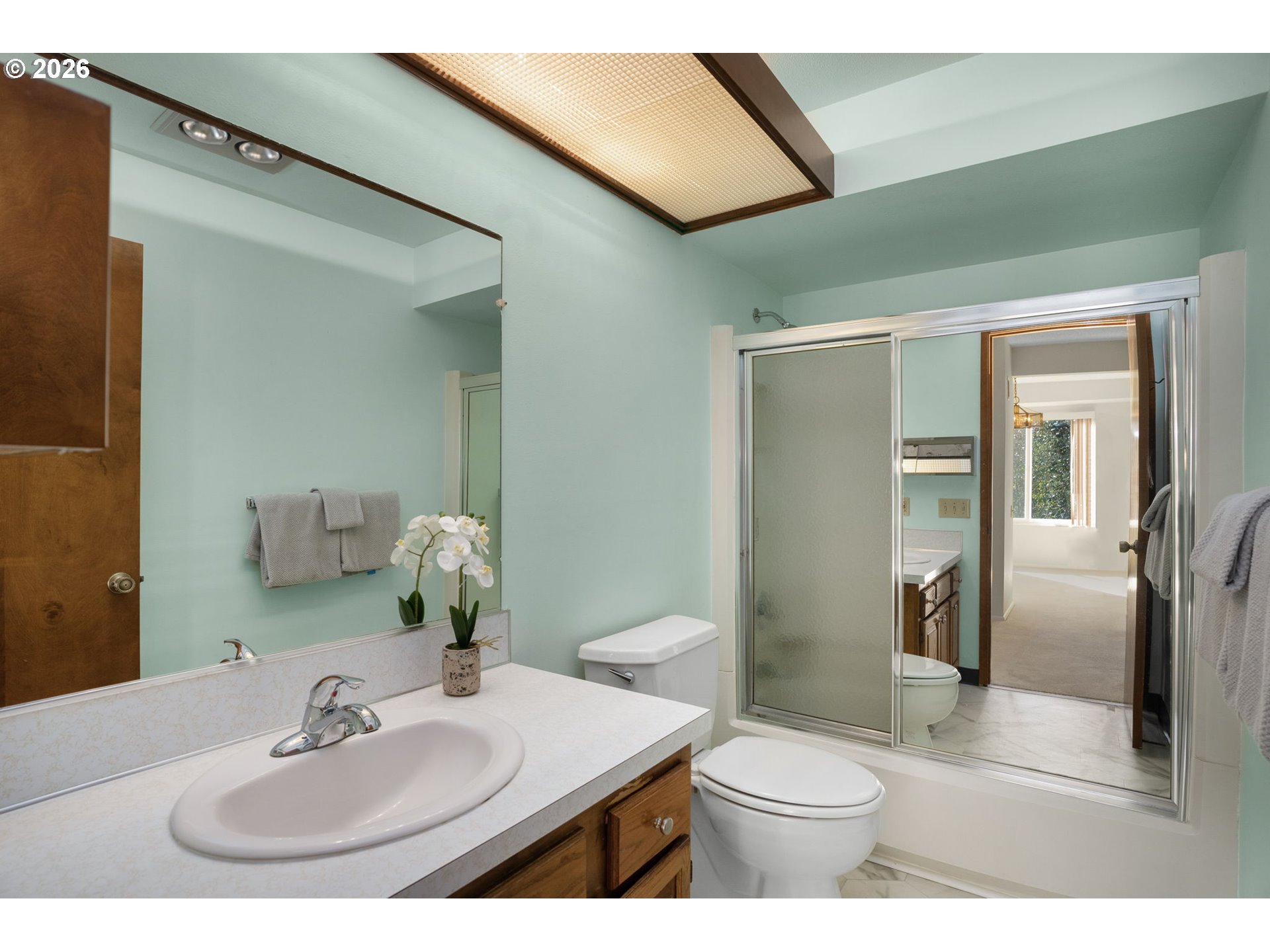 10820 Southwest Meadowbrook Drive, Unit 62 Portland, OR 97224 - Photo 16 of 46 Bathroom