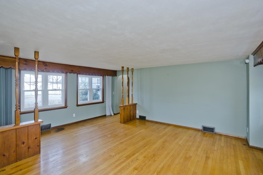 185 East Street Springfield, MA 01104 - Photo 9 of 25
