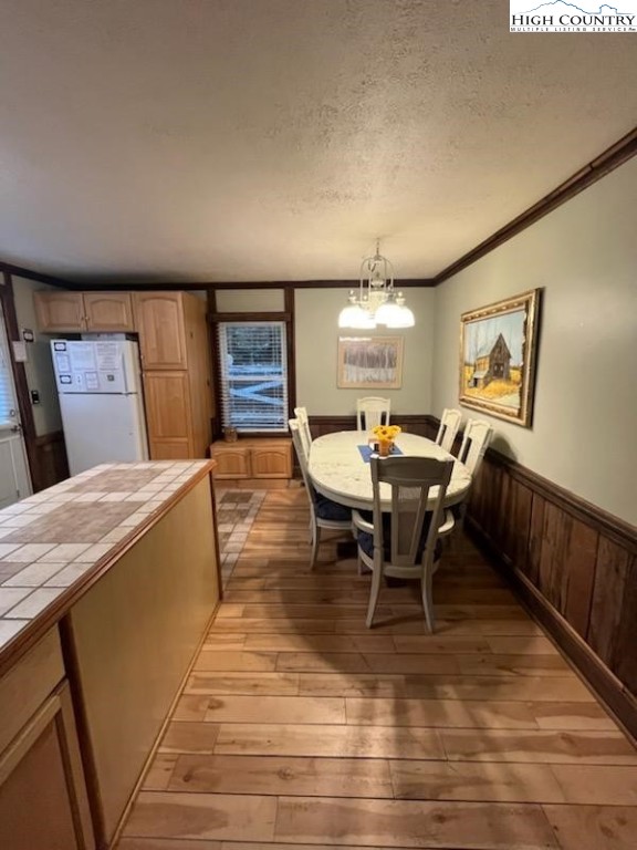 392 Old Danner Road Vilas, NC 28692 - Photo 7 of 34 a view of a dining room with furniture