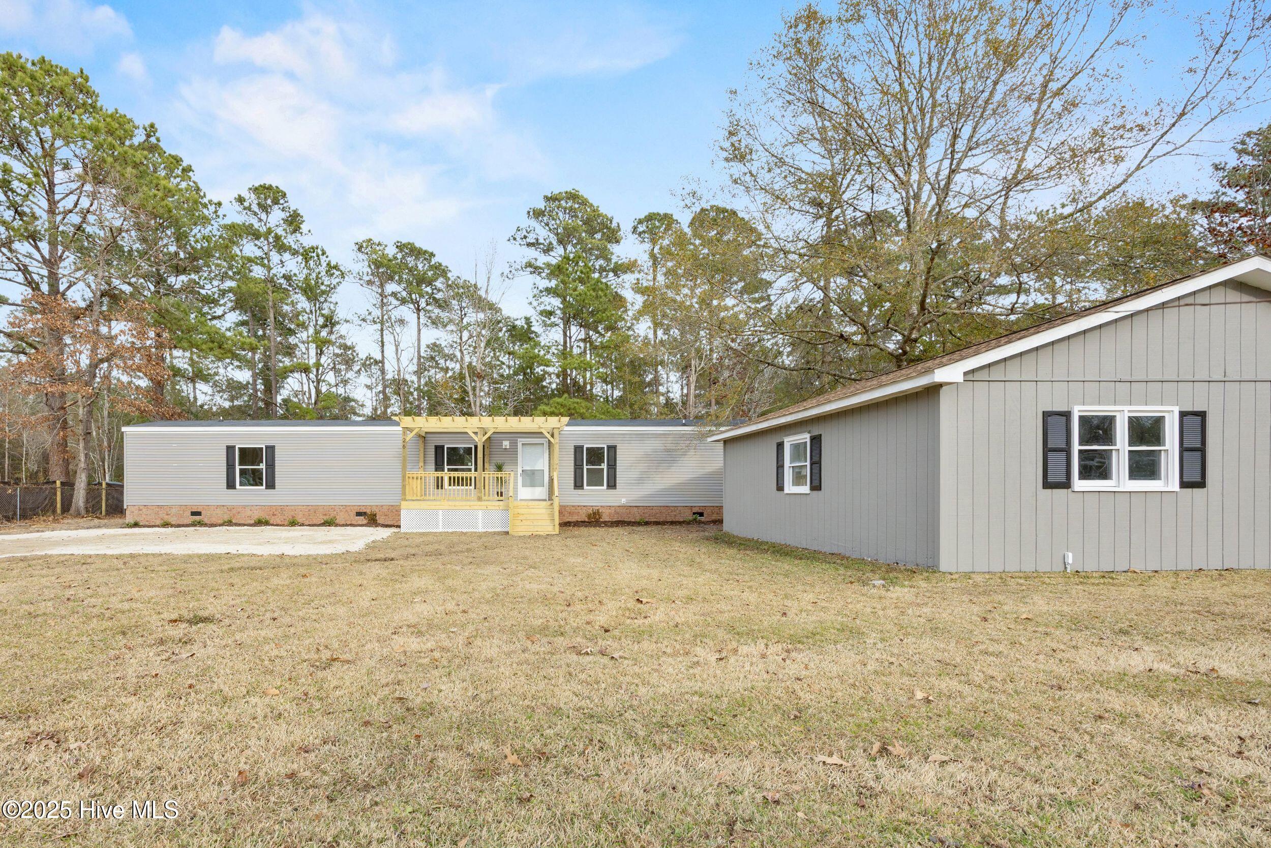 126 Hunter Court Rocky Point, NC 28457 - Photo 4 of 35 beyc6945ad5ce0f6f