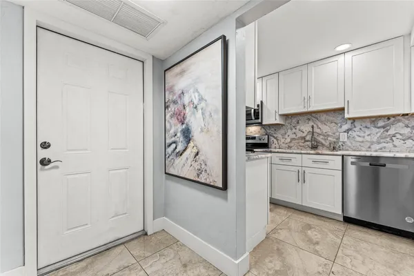 $1,950 | 4502 North Federal Highway, Unit 123C, Lighthouse Point, FL 33064