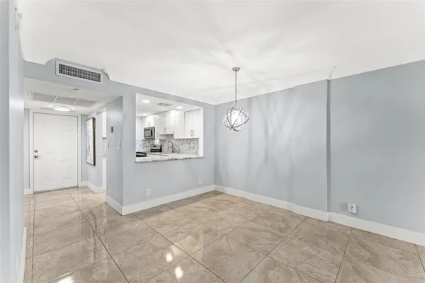 $1,950 | 4502 North Federal Highway, Unit 123C, Lighthouse Point, FL 33064