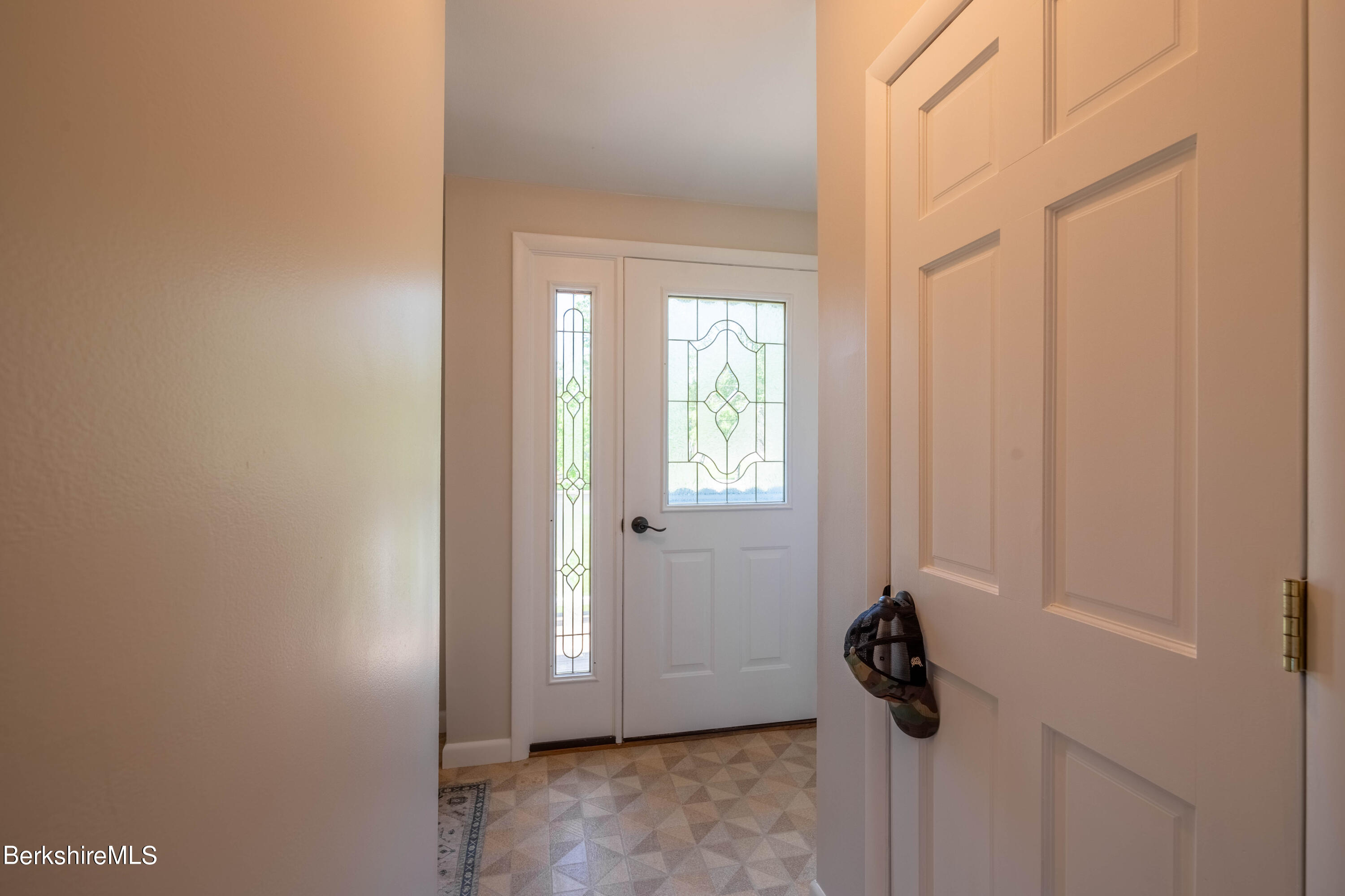 612 Notch Road Cheshire, MA 01225 - Photo 3 of 45 ENTRY