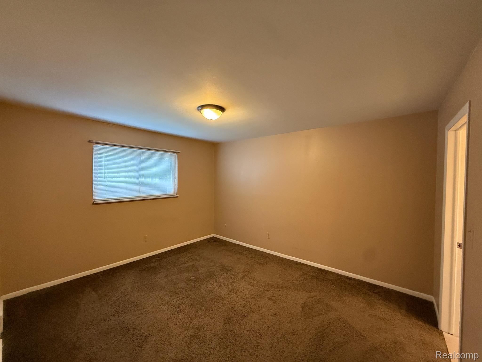 982 North Adams Road, Unit 4 Birmingham, MI 48009 - Photo 19 of 22