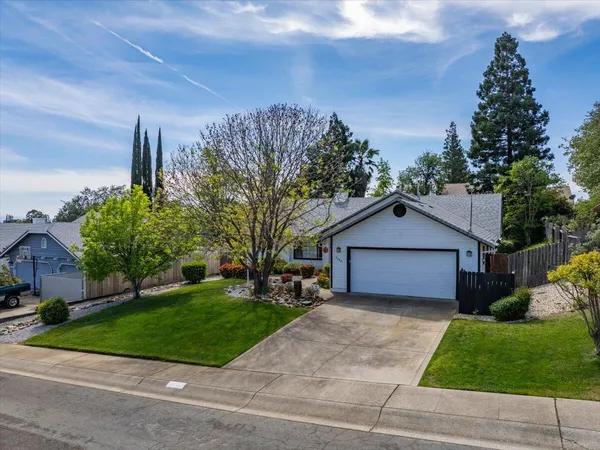 $449,000 | 2752 Summerbreeze Place, Redding, CA 96001