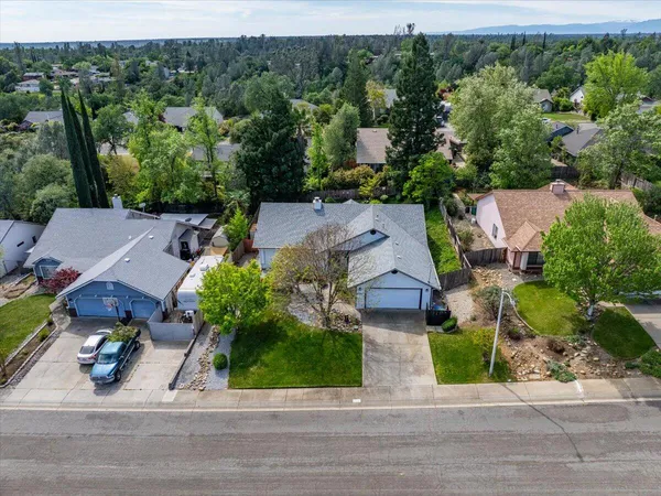 $449,000 | 2752 Summerbreeze Place, Redding, CA 96001