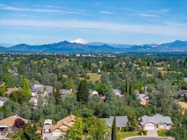 $449,000 | 2752 Summerbreeze Place, Redding, CA 96001
