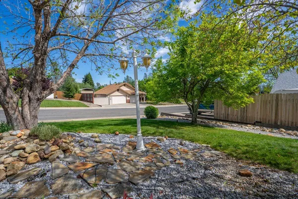 $449,000 | 2752 Summerbreeze Place, Redding, CA 96001