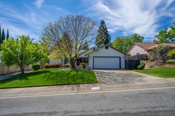 $449,000 | 2752 Summerbreeze Place, Redding, CA 96001