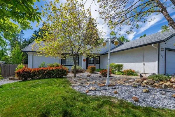 $449,000 | 2752 Summerbreeze Place, Redding, CA 96001