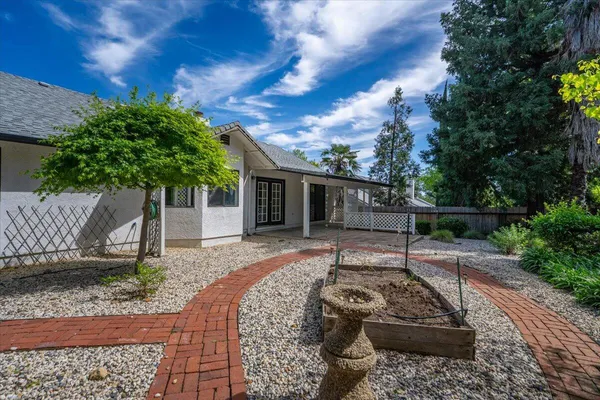 $449,000 | 2752 Summerbreeze Place, Redding, CA 96001