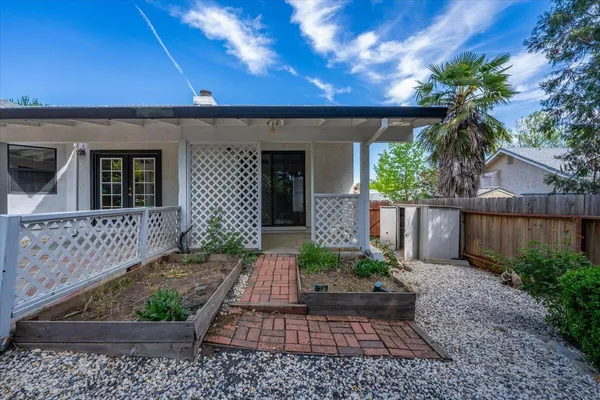 $449,000 | 2752 Summerbreeze Place, Redding, CA 96001