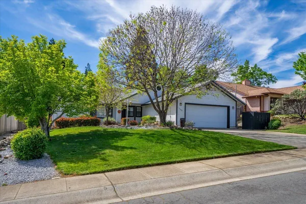 $449,000 | 2752 Summerbreeze Place, Redding, CA 96001