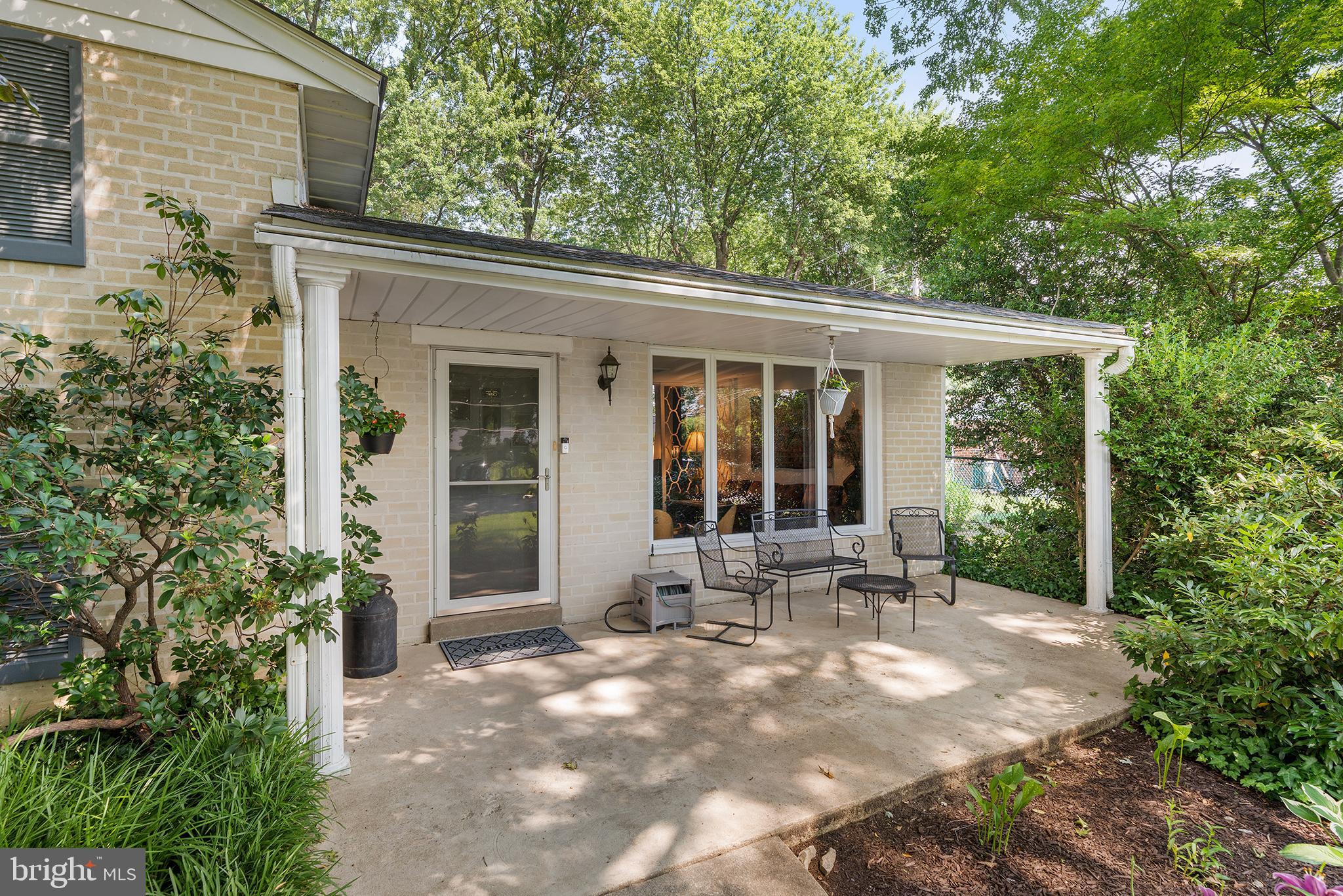 403 Meadow Lane Wallingford, PA 19086 - Photo 2 of 38 Front Porch