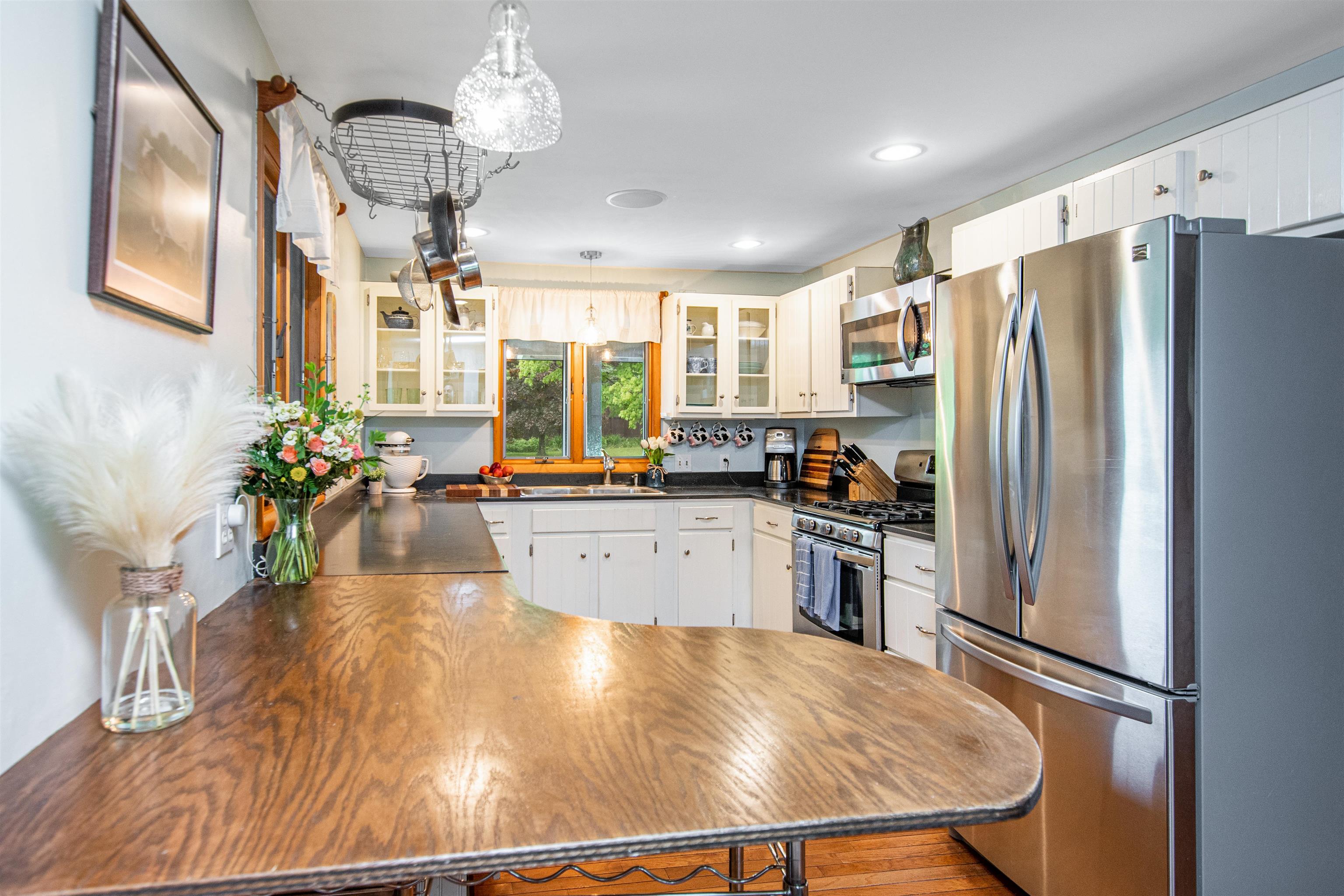 330 Richmond Road Hinesburg, VT 05461 - Photo 3 of 40 Gallery Image 3