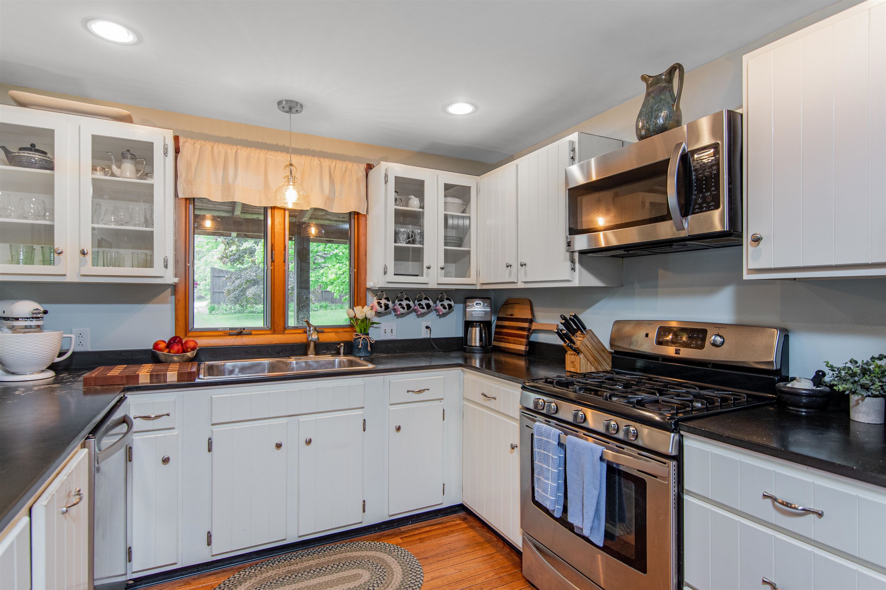 330 Richmond Road Hinesburg, VT 05461 - Photo 5 of 40 Gallery Image 5