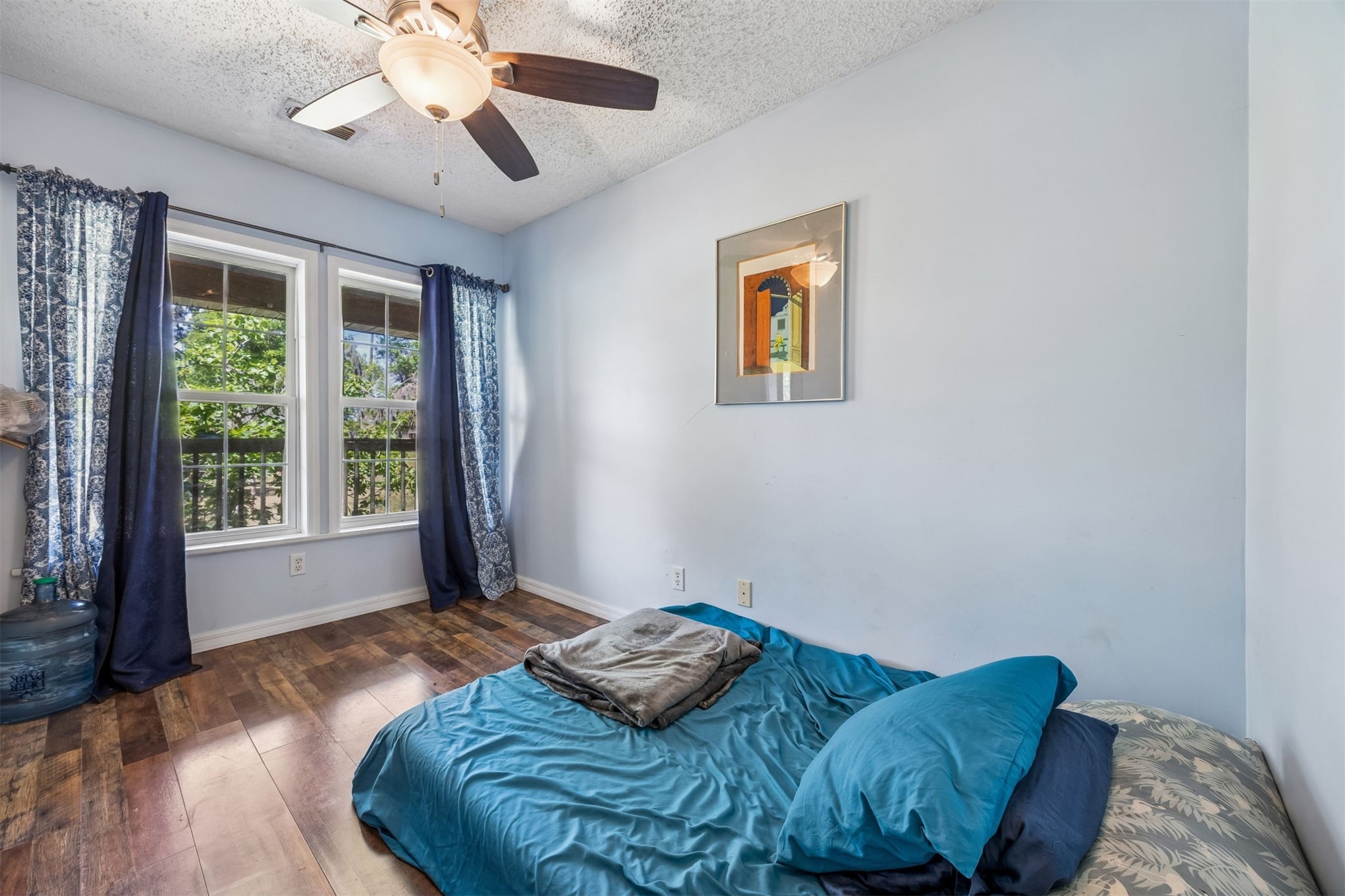 85013 Avant Road Yulee, FL 32097 - Photo 17 of 46 a bedroom with a bed and a window