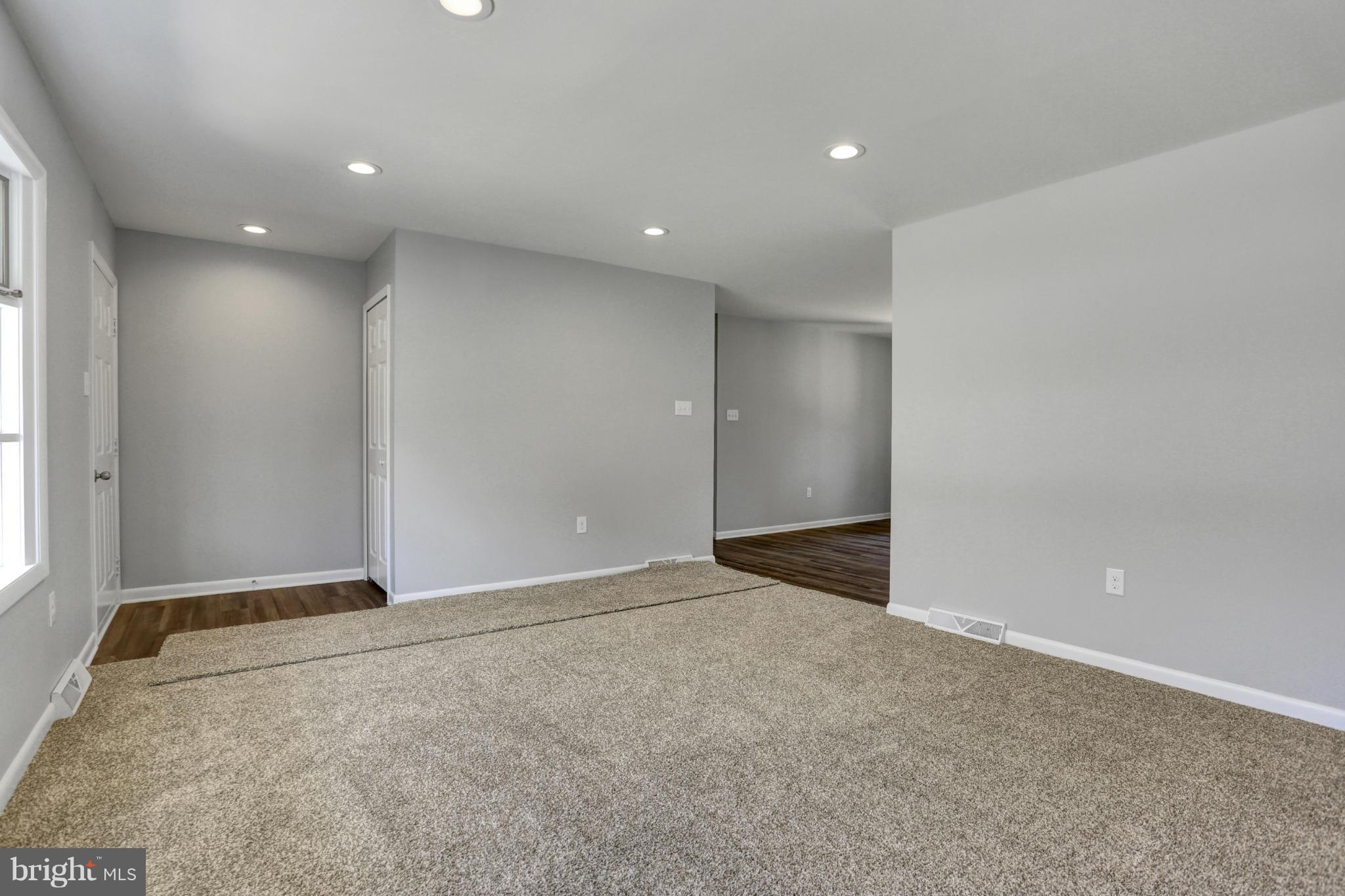 42 Stanford Road Hagerstown, MD 21742 - Photo 11 of 29 Living Room