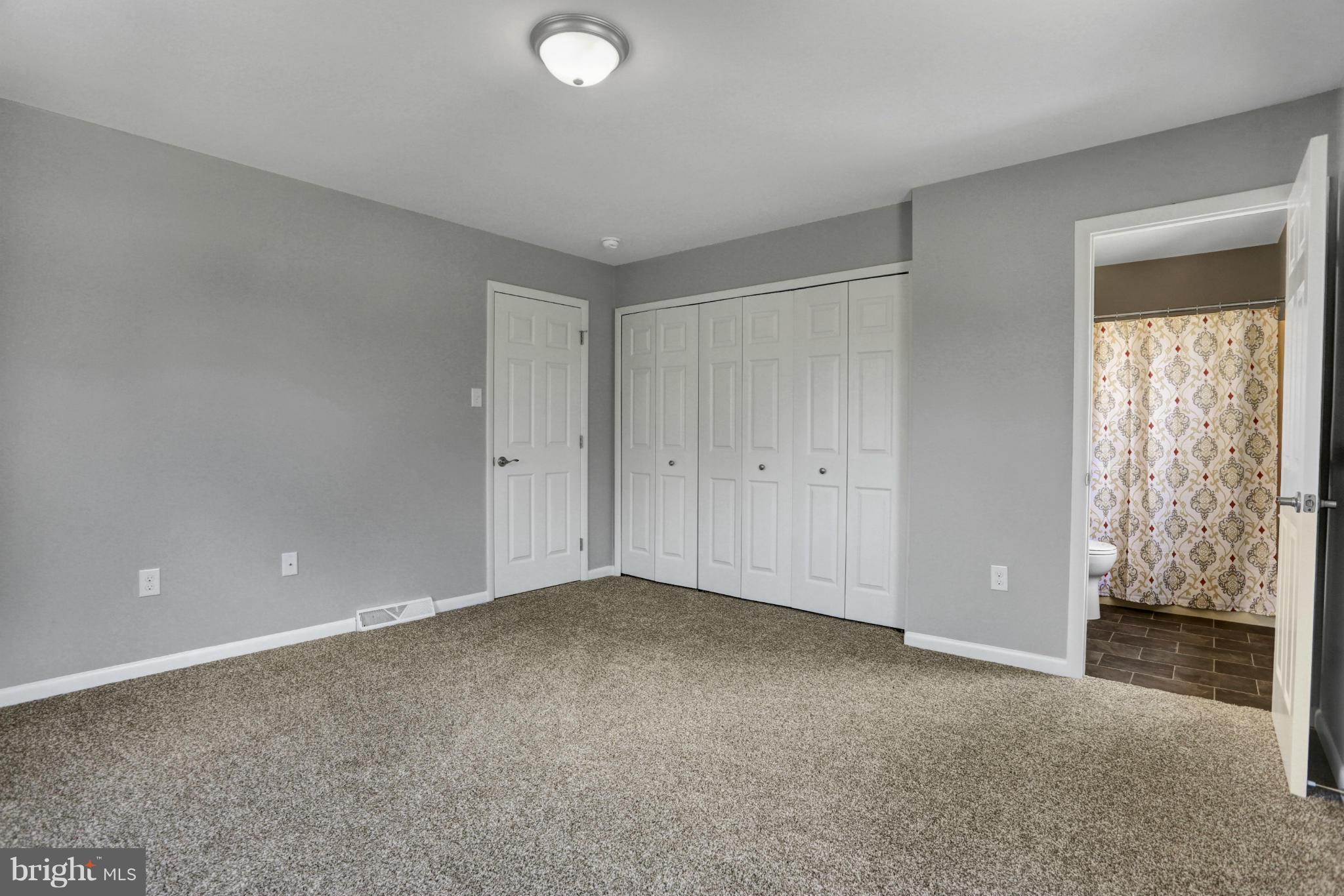 42 Stanford Road Hagerstown, MD 21742 - Photo 17 of 29 Bath (Master)