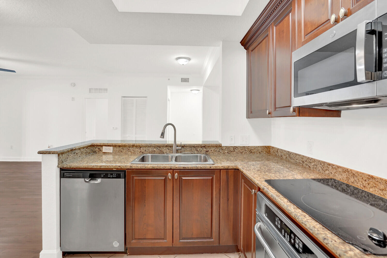 1690 Renaissance Commons Boulevard, Unit 1121 Boynton Beach, FL 33426 - Photo 8 of 32 10_Image_10_mls