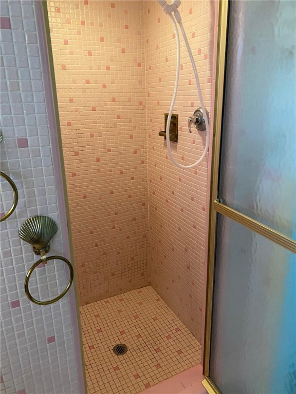 76 Rangeley Road Cranston, RI 02920 - Photo 24 of 49