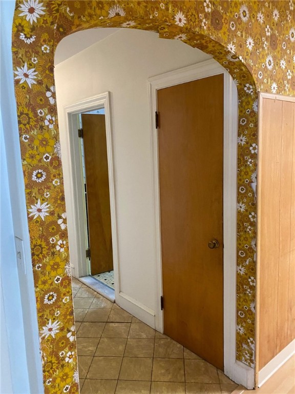 76 Rangeley Road Cranston, RI 02920 - Photo 3 of 49