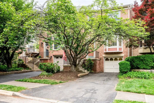 $685,000 | 12308 Quiet Hollow Court, Fairfax, VA 22033
