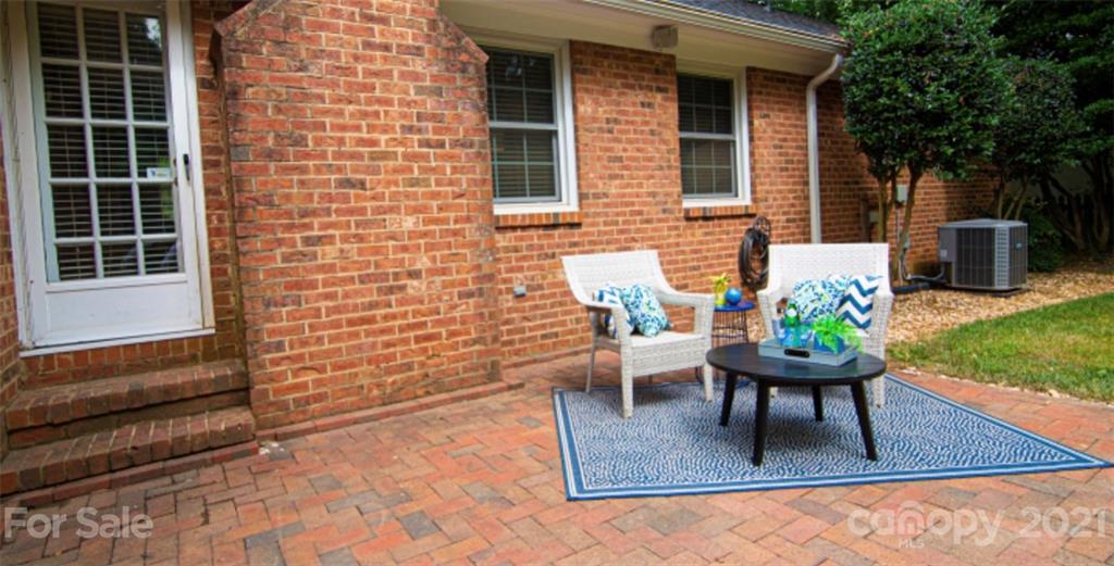 7712 Whistlestop Road Charlotte, NC 28210 - Photo 3 of 29 Gallery Image 3