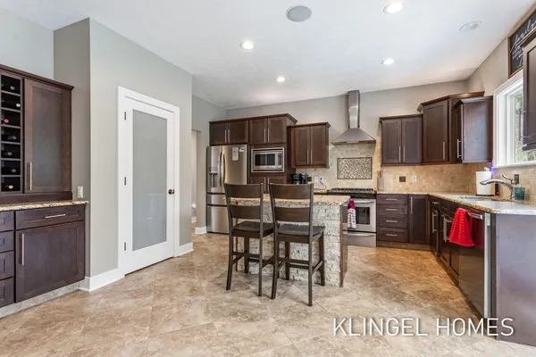 $689,000 | 16831 Watersedge Drive, Grand Haven, MI 49417