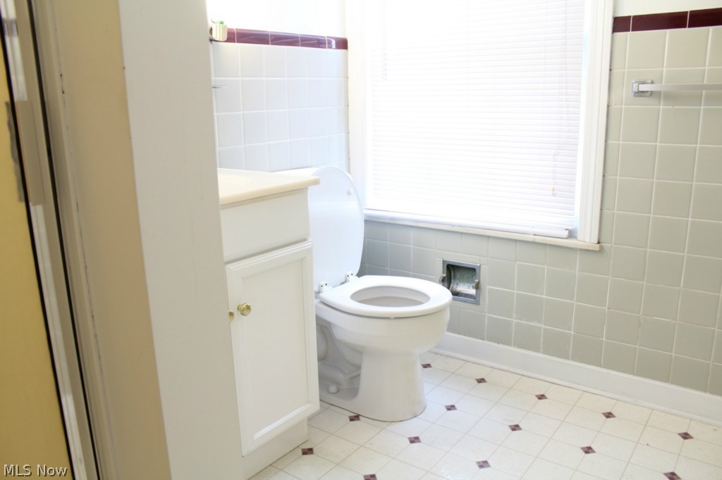 3359 Hollister Road Cleveland, OH 44118 - Photo 13 of 15