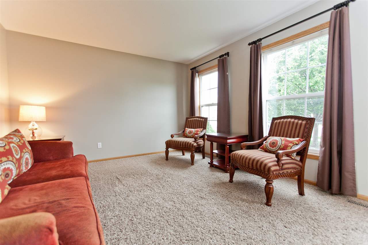 3522 Falcon View Road Southwest Cedar Rapids, IA 52404 - Photo 9 of 25 Gallery Image 9
