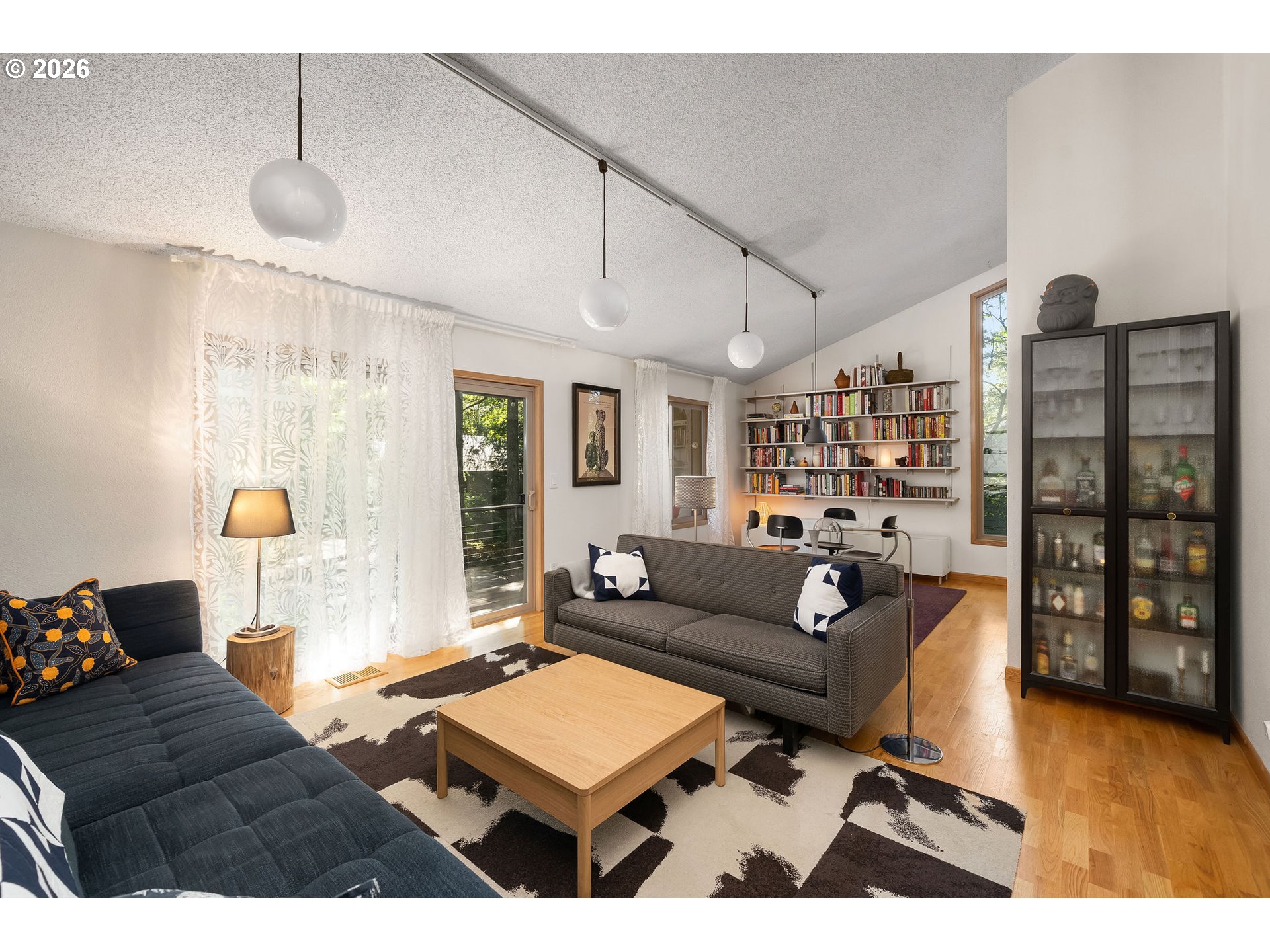 9912 Southwest Quail Post Road Portland, OR 97219 - Photo 6 of 46 Gallery Image 6