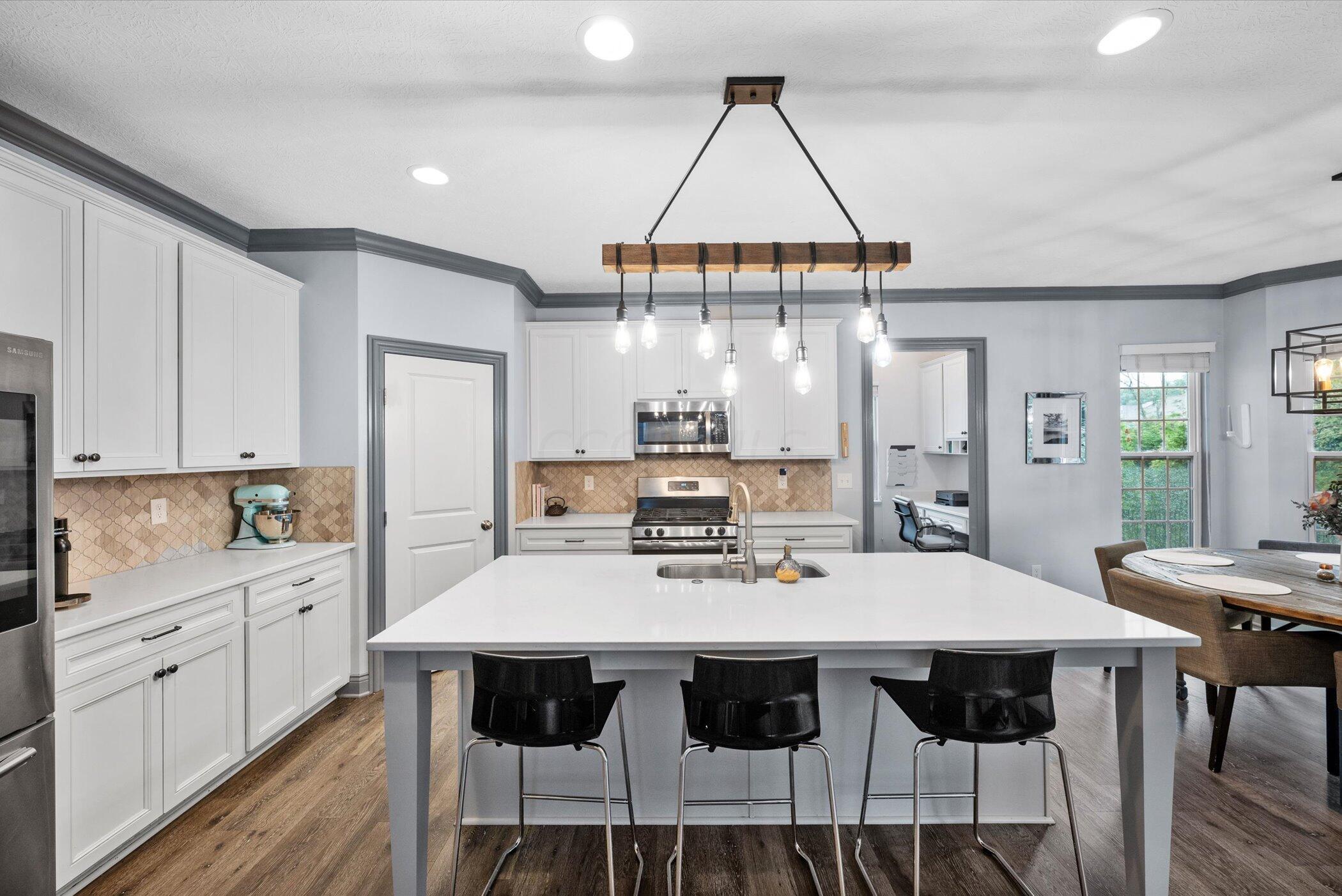 706 Bigham Ridge Boulevard Westerville, OH 43081 - Photo 15 of 62 Great finishes and layout!