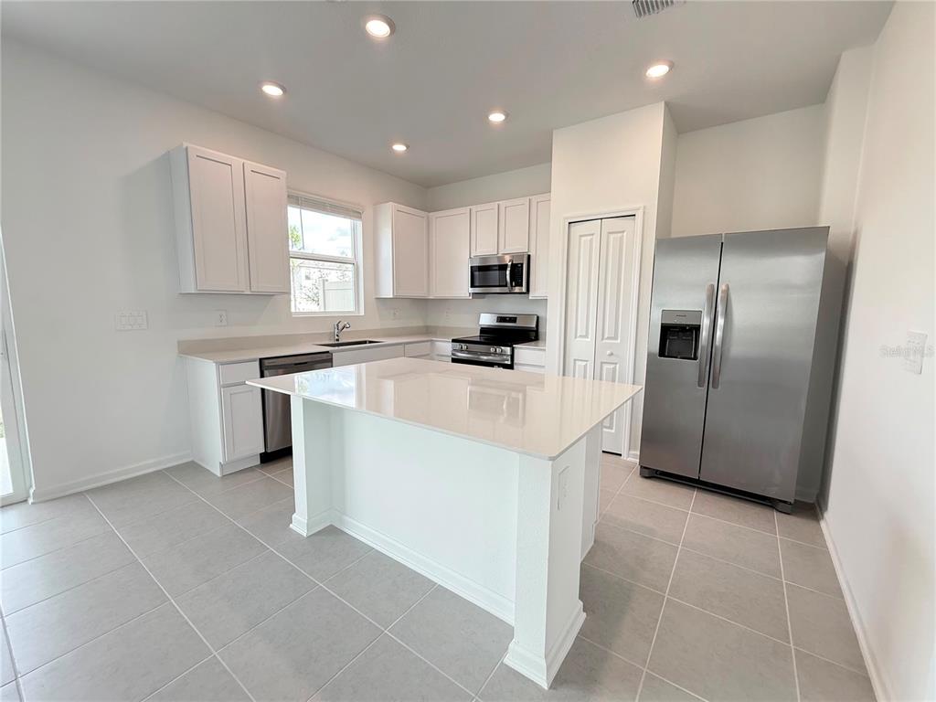 2747 Skyline Loop Kissimmee, FL 34758 - Photo 2 of 28