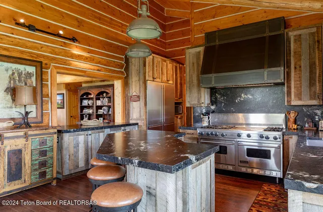 $3,125,000 | 14165 South U Highway, Bondurant, WY 82922