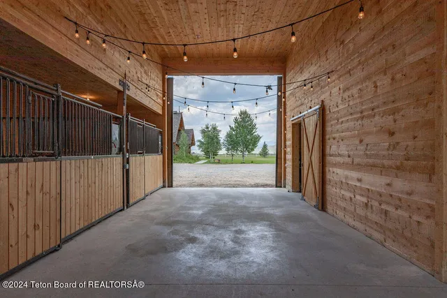 $3,125,000 | 14165 South U Highway, Bondurant, WY 82922