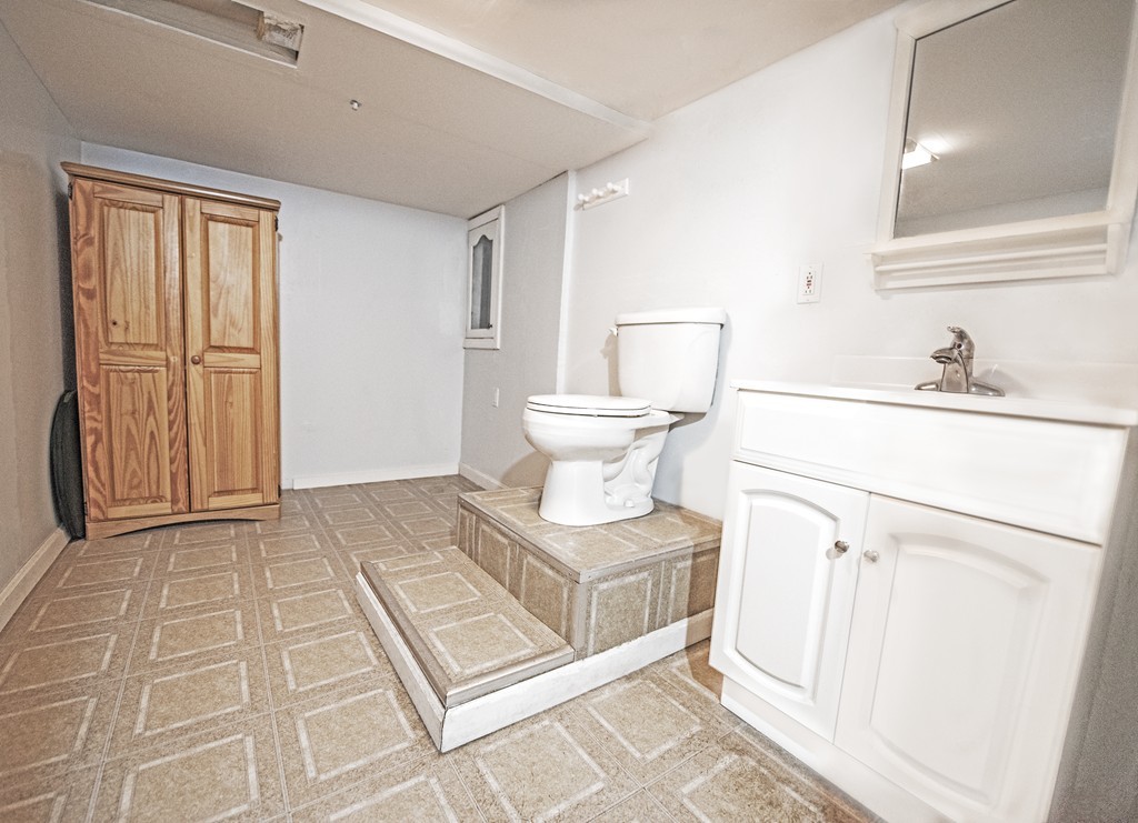 62 Bay State Road Quincy, MA 02171 - Photo 11 of 12 Gallery Image 11