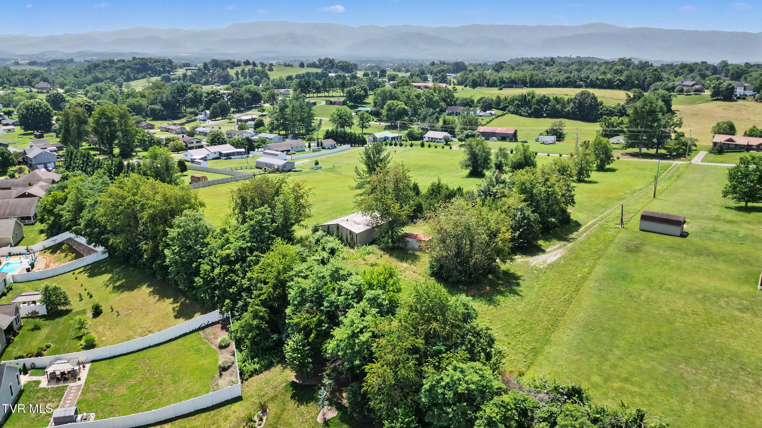 477 New Hope Road, Unit 58 Greeneville, TN 37745 - Photo 9 of 16 6_dji_0859