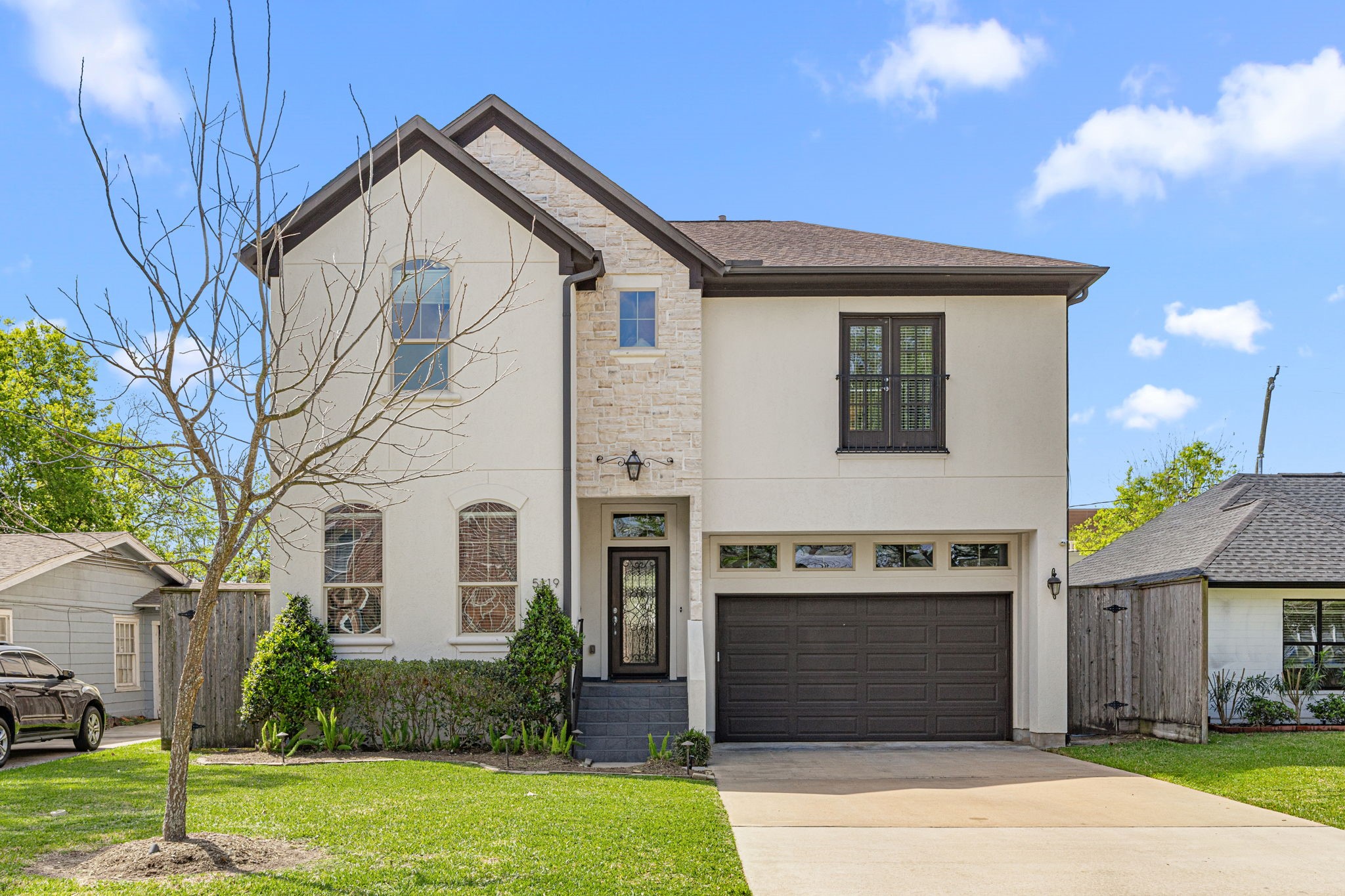 5119 Locust Street Bellaire, TX 77401 - Photo 1 of 47