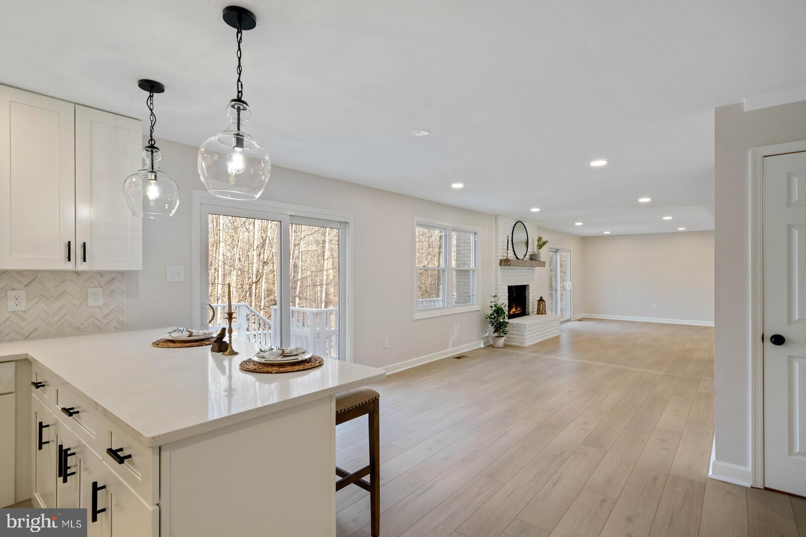7041 Gatsby Road Manassas, VA 20112 - Photo 14 of 74 Open concept breakfast bar